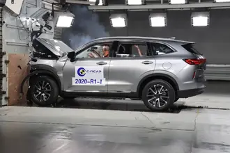 1 - 1 -  Краш-тест Haval H6 третьего поколения о твердый барьер со 100% перекрытием.jpg