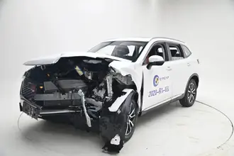 2 - 2 - Краш-тест Haval H6 третьего поколения о деформируемое препятствие с 40% перекрытием на...jpg
